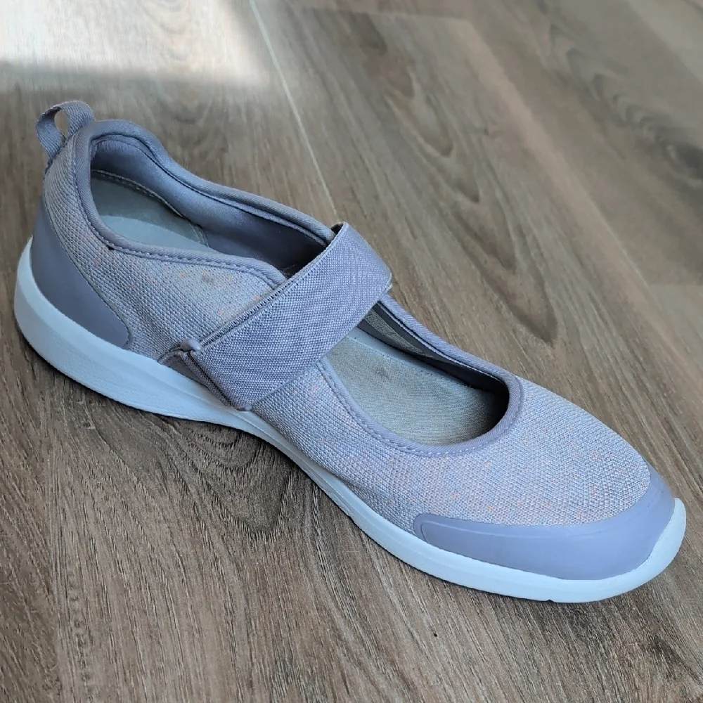 Vionic Women's Jessica Mary Jane Sneaker in a Lavender with Orange Specks.